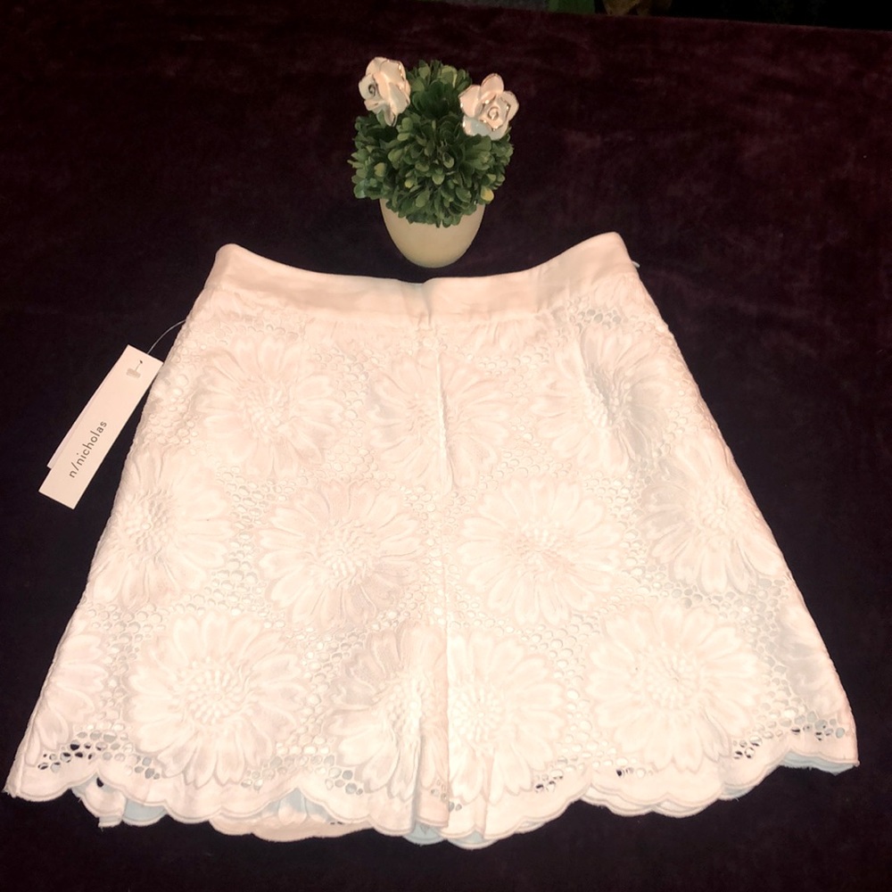 NWT N/ NICHOLAS Sunflower 🌻 Lace Shorts